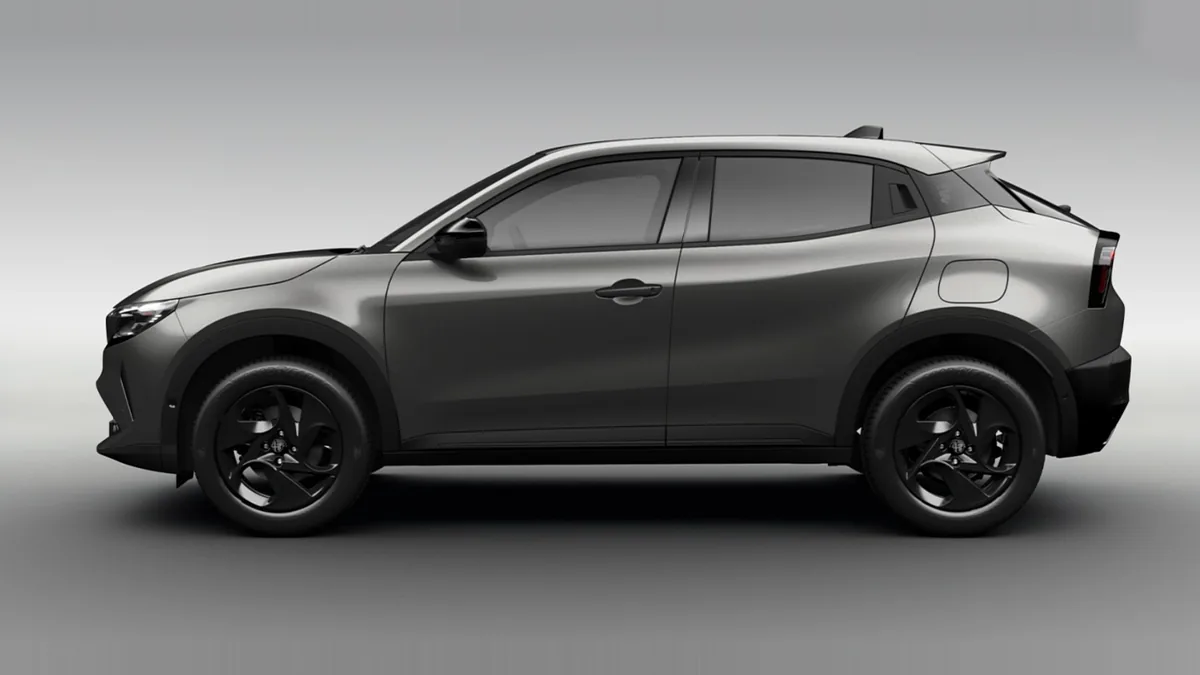 Alfa Romeo Junior Ibrida en renting para particulares — Lateral