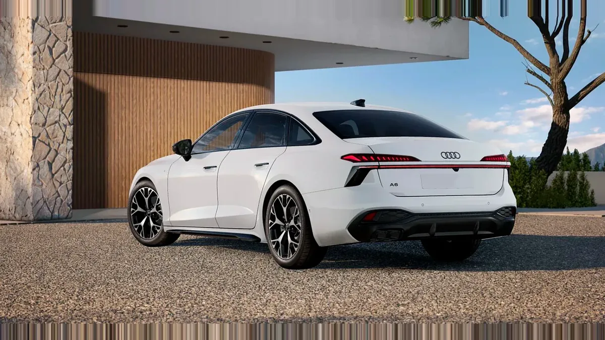 Audi A6 TDI 150kW (204CV) S Tronic Black Line en renting para particulares — Trasera