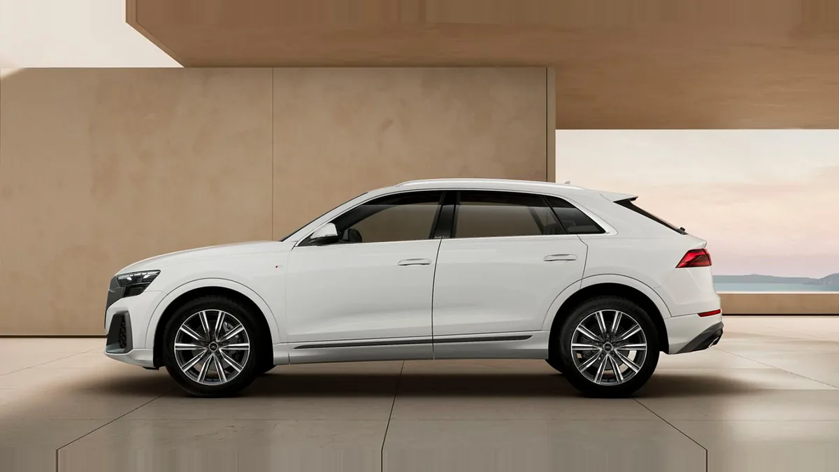 Audi Q8 SUV S line 45 TDI Quattro Tiptronic en renting para particulares — Lateral