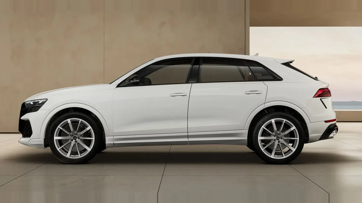 Audi RS Q8 441kW TipTronic en renting para particulares — Lateral