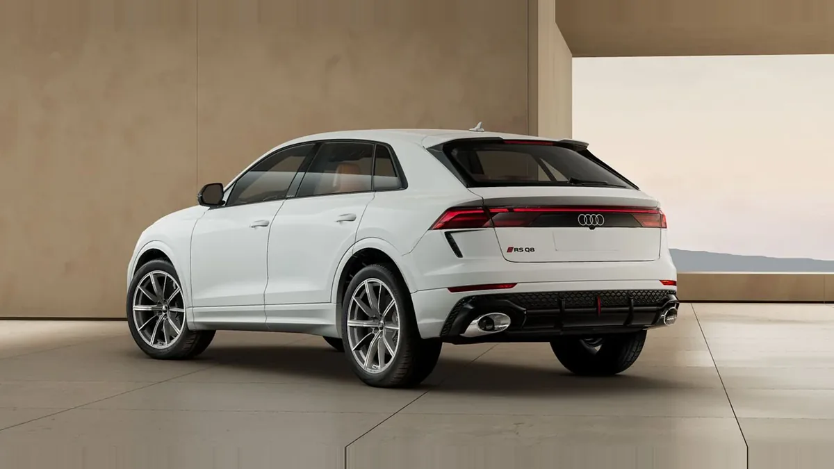 Audi RS Q8 441kW TipTronic en renting para particulares — Trasera