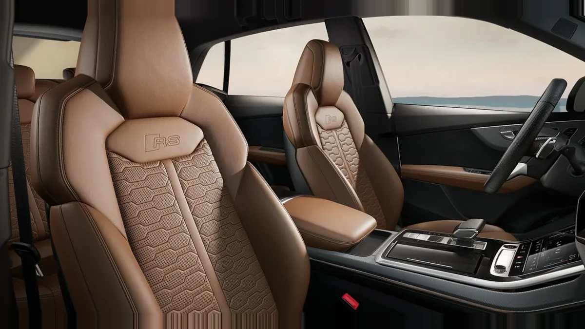 Audi RS Q8 441kW TipTronic en renting para particulares — Interior