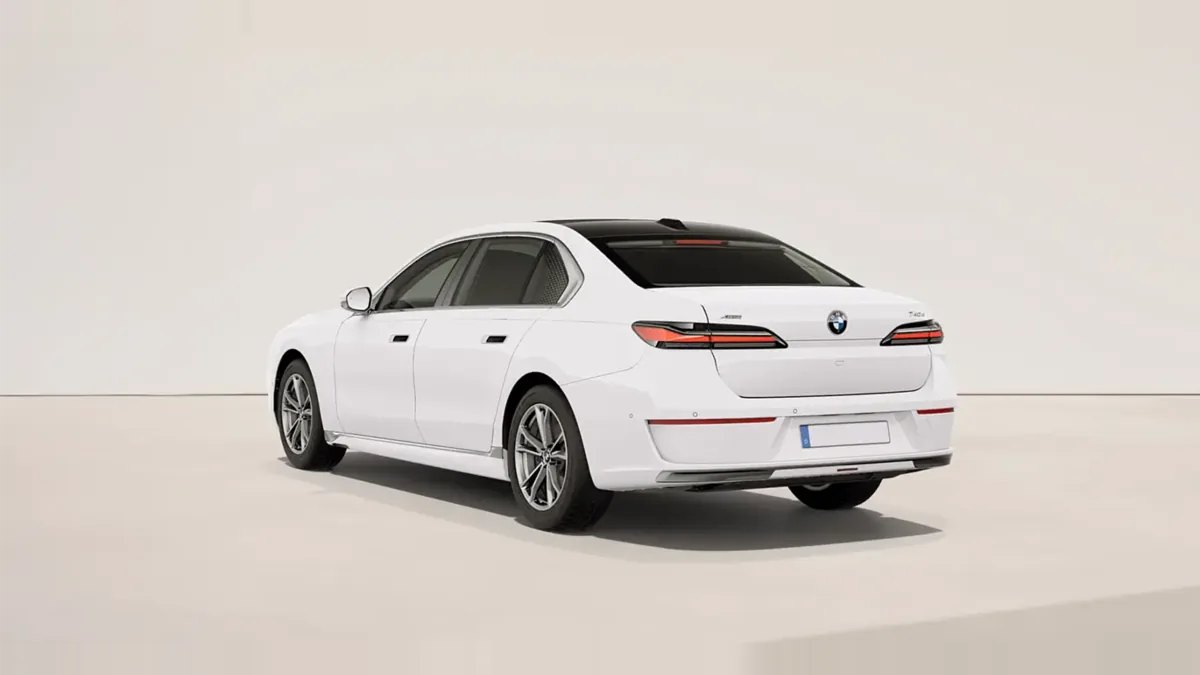 BMW Serie 7 740d xDrive en renting para particulares — Trasera