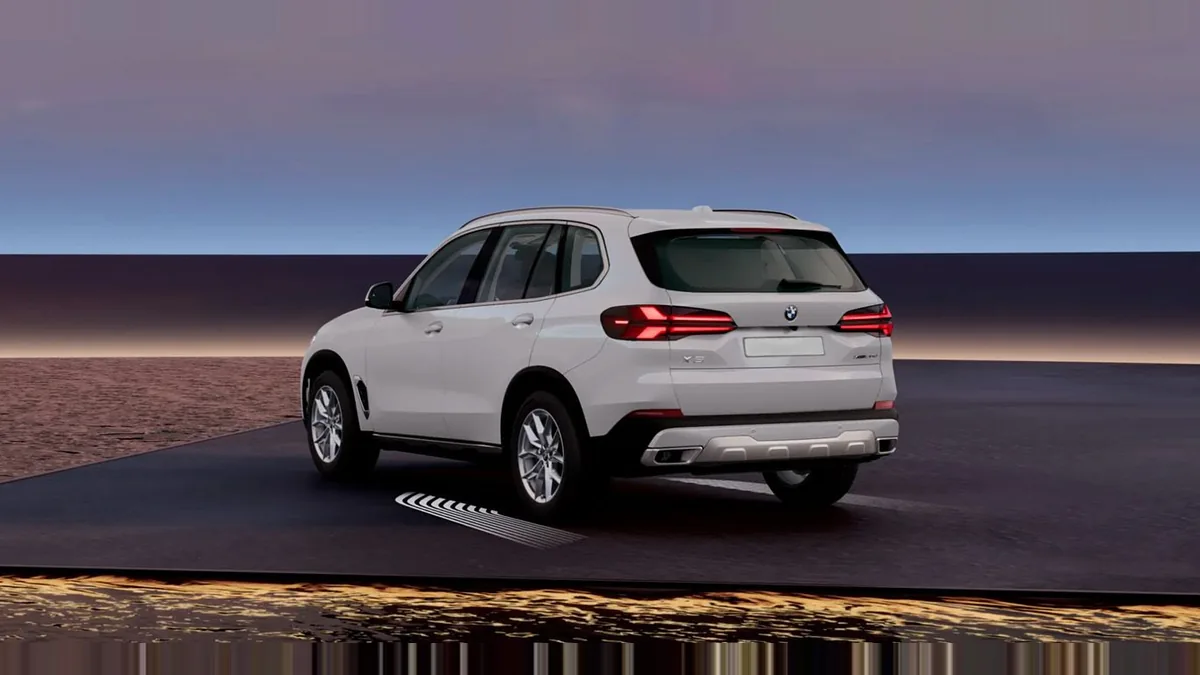 BMW X5 xDrive30d xLine en renting para particulares — Lateral