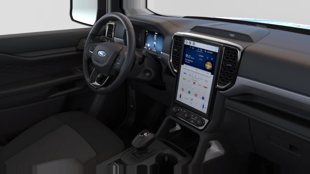 Ford Ranger XLT Doble Cabina 2.3 TVCT PHEV 280CV Automática II en renting para particulares — Interior
