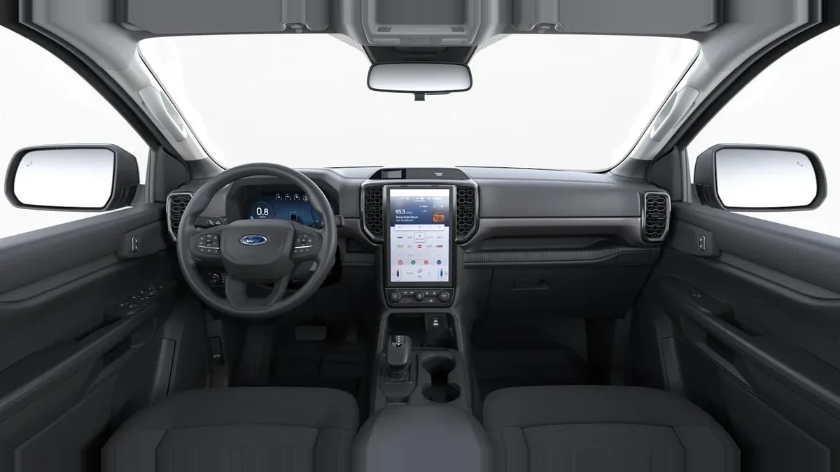 Ford Ranger XLT Doble Cabina 3.0 EcoBlue 240CV en renting para particulares — Delantera