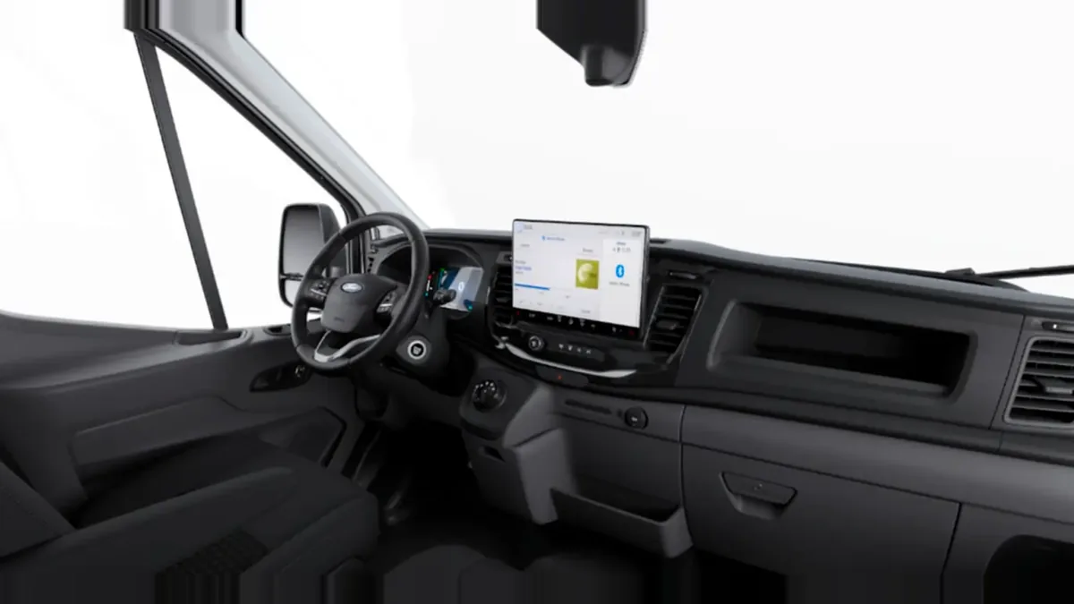 Ford Transit Van 350 L3 BEV Trend 184cv RWD II en renting para particulares — Delantera