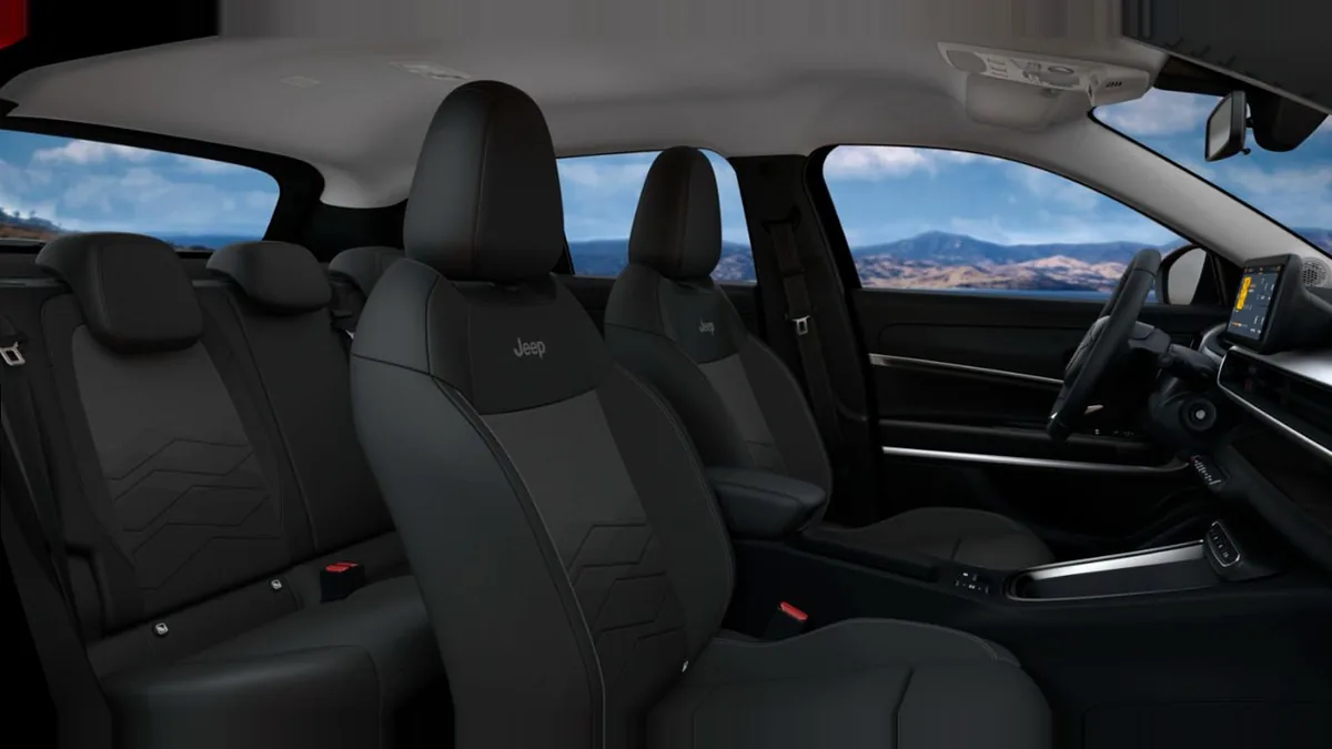 Jeep AVENGER E-HYBRID ALTITUDE en renting para particulares — vista 7