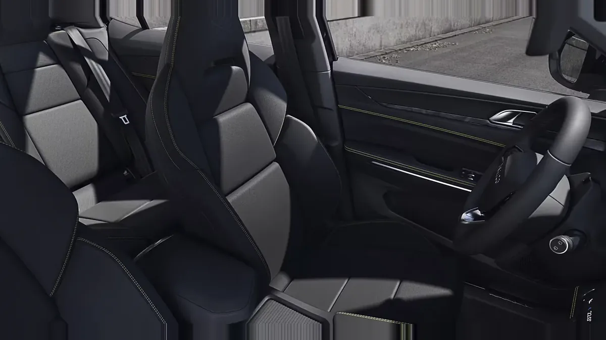 Lynk & Co 01 1.5 PHEV Core en renting para particulares — Interior