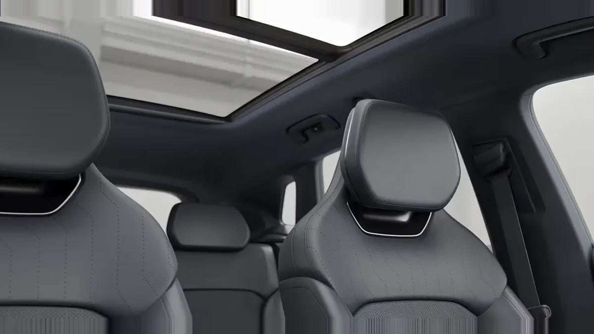 Lynk & Co 08 1.5 PHEV Core en renting para particulares — Interior