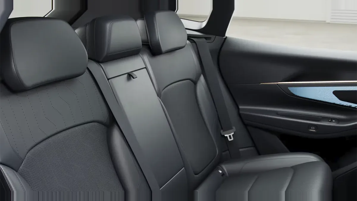 Lynk & Co 08 1.5 PHEV Core en renting para particulares — vista 6