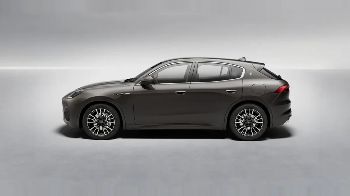 Maserati Grecale L4 MHEV 300CV AWD en renting para particulares — Trasera