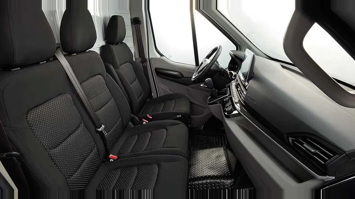 Maxus Deliver 9 Furgón 2.0D L3H2 150 (MERCANCÍAS PROPIAS) en renting para particulares — vista 6