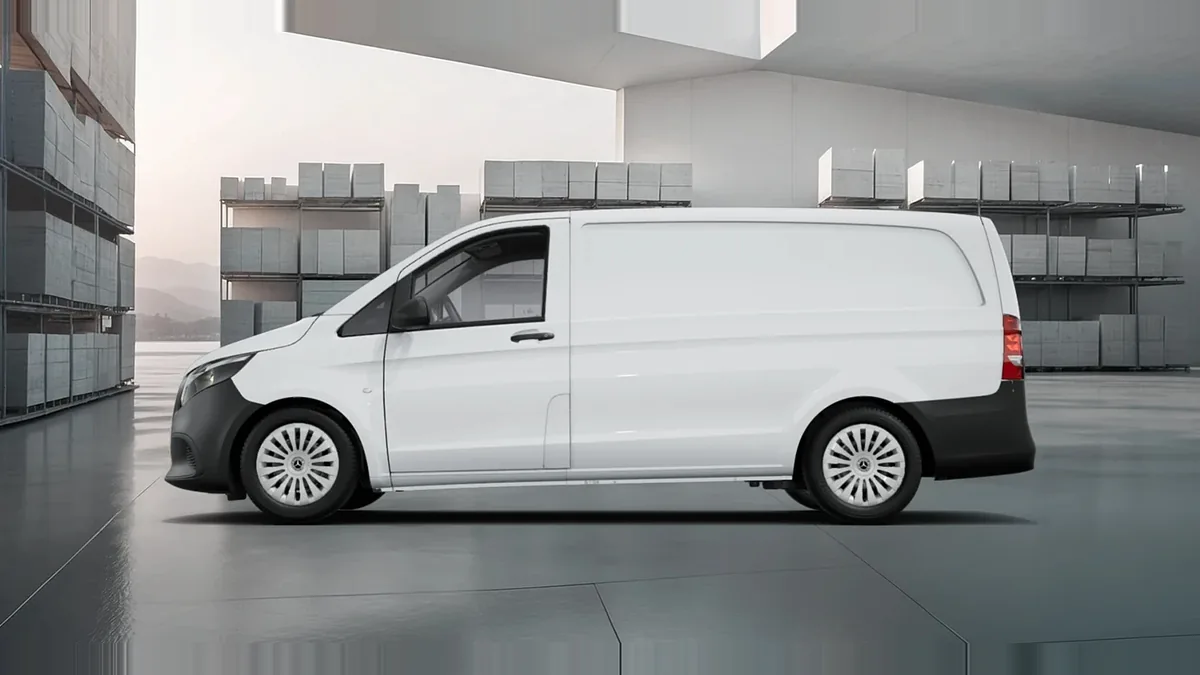 Mercedes-Benz Vito 110CDI 75kW Furgón Pro Larga en renting para particulares — Lateral