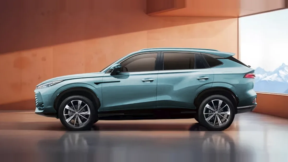 MG HS 1.5 Hybrid Comfort en renting para particulares — Lateral