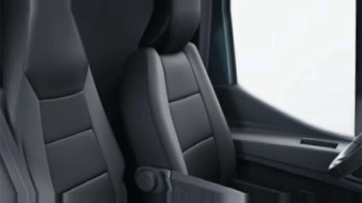 Nissan Interstar N1 L2H2 (3.5T) dCi 96kW (130CV) FWD Acenta en renting para particulares — Interior