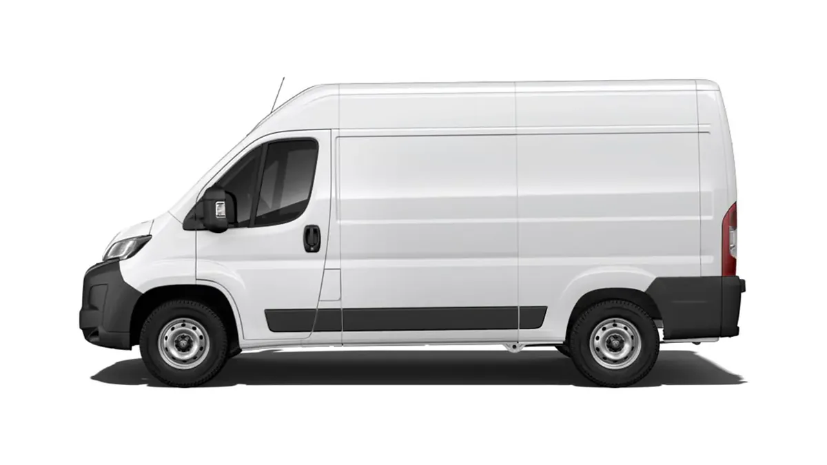Peugeot Boxer 3.3 L2H2 BHDI 103kW en renting para particulares — Lateral