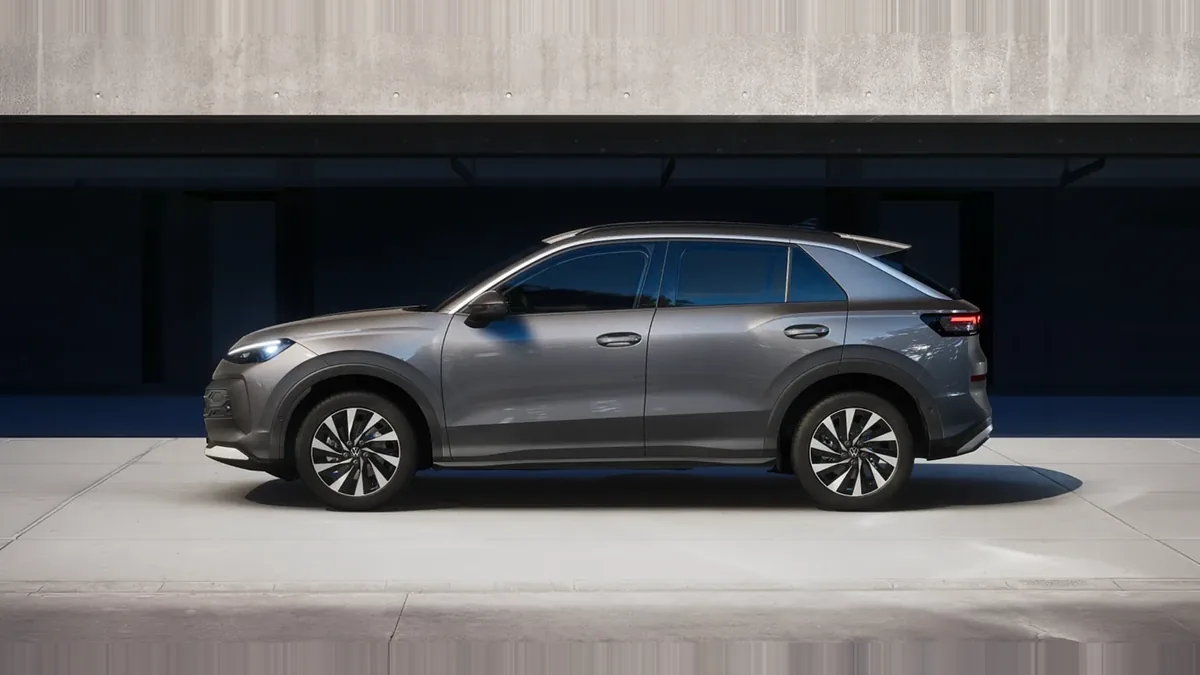 Volkswagen T-ROC Match 1.5 eTSI 150CV DSG en renting para particulares — Lateral