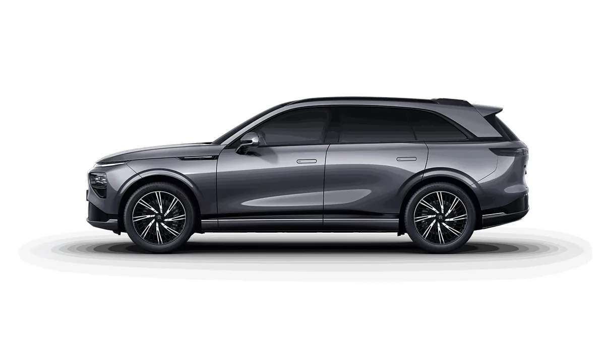 XPENG G9 AWD Performance en renting para particulares — Lateral